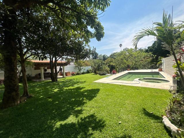 Casa en renta en privada con portón eléctrico. Tlaltenango, Cuernavaca