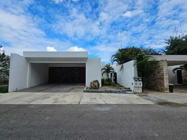 | Casa en renta en privada Chaact?n Zona Country |