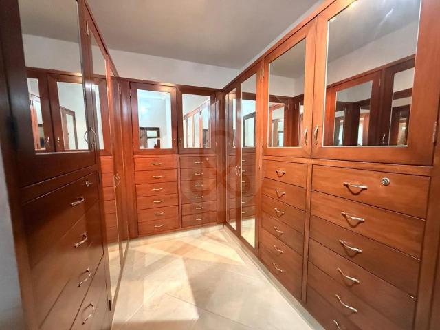 Casa en renta en privada | Amplios espacios, jard?n propio y terraza