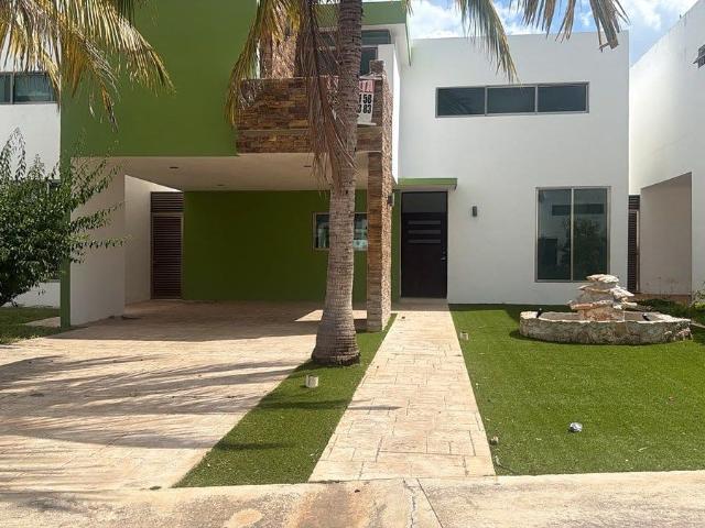 Casa en renta en privada de Conkal sin muebles