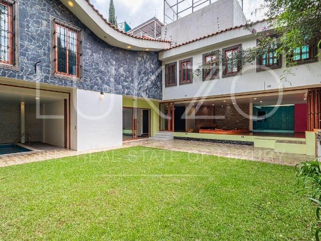 Casa en renta en privada en Lomas Altas