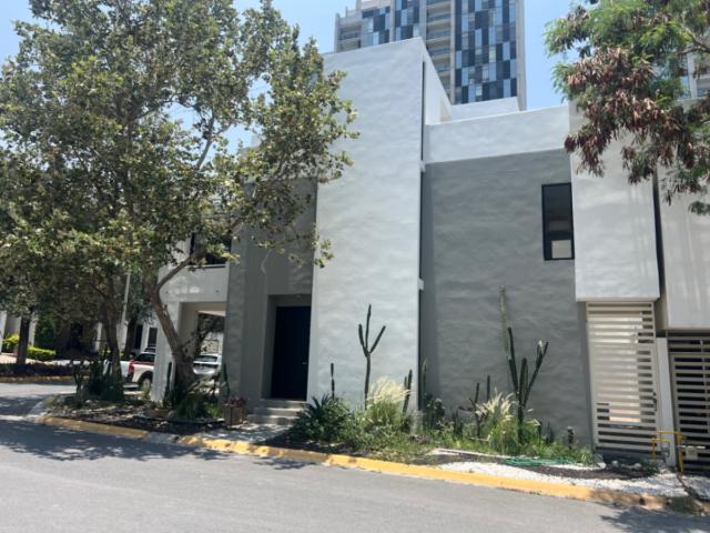 Casa en renta en Privadas la Huasteca, Santa Catarina