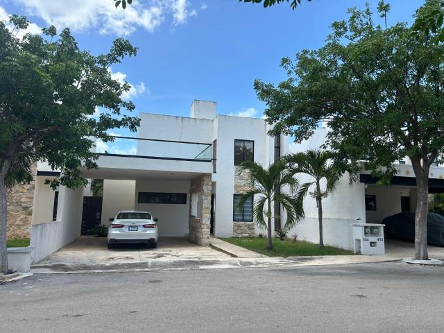 Casa en Renta en Privada Lunare