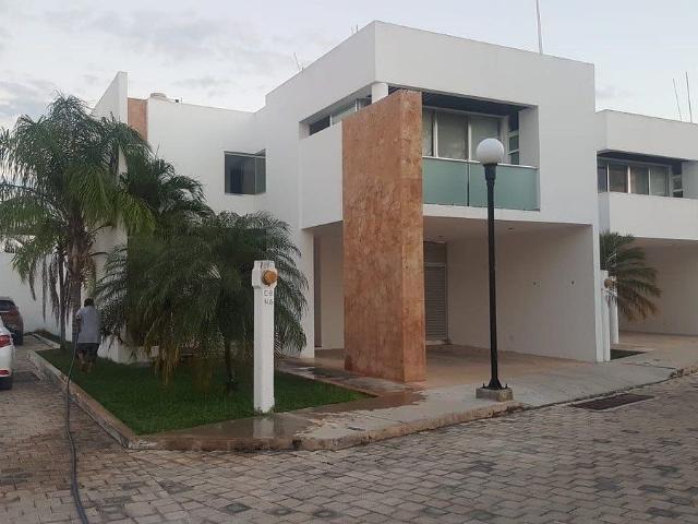 Casa en renta en Privada Santa Gertrudis