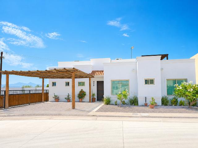 CASA EN RENTA EN PRIVADA PORTOBELLO