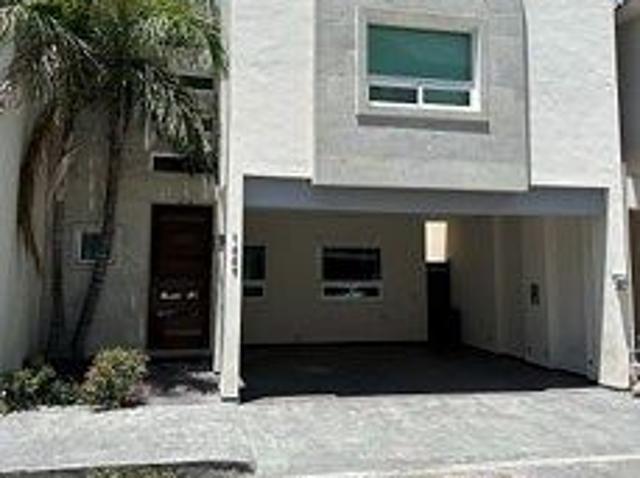 CASA EN RENTA EN PRIVANZAS SAN PEDRO GARZA GARCIA