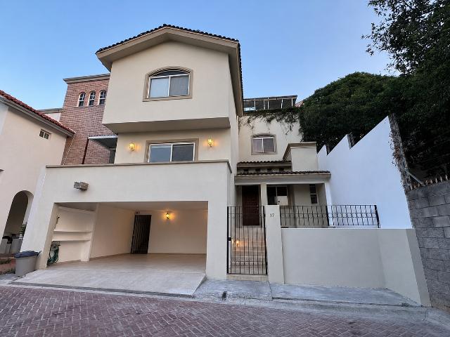 Casa en Renta en Privanzas | San Pedro Garza García
