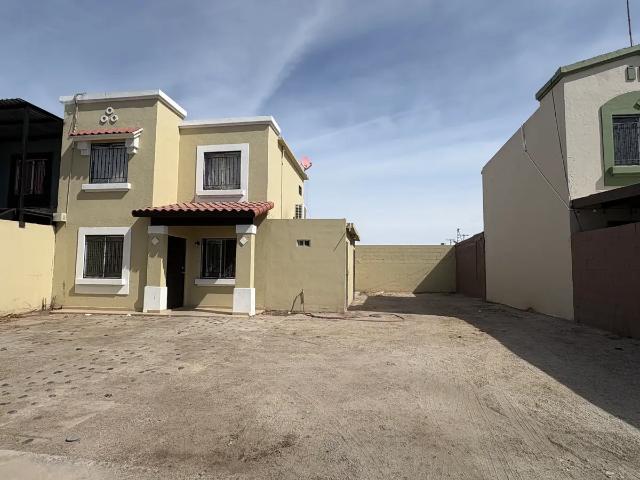 CASA EN RENTA EN QUINTA GRANADA
