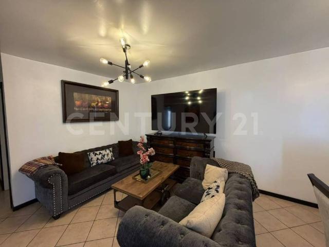 Casa en renta en Quintas Real, Cuauhtémoc | AMUEBLADA
