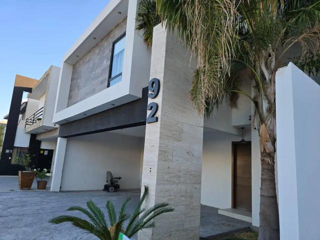 CASA EN RENTA EN RACIMOS SECTOR VIÑEDOS TORREON COAHUILA