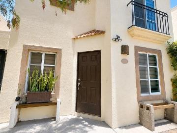 CASA EN RENTA EN RANCHO SANTA MÓNICA
