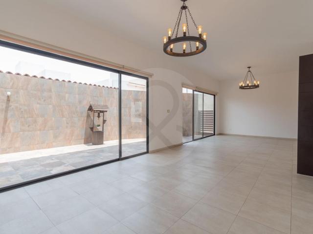 Casa en renta en Real Esmeralda con espacio INDEPENDIENTE