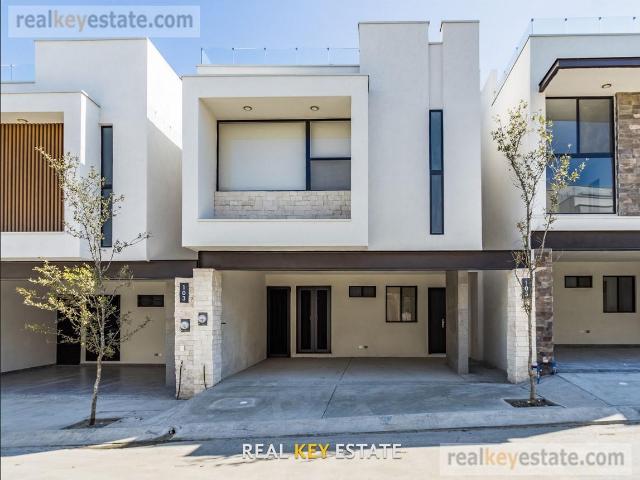 Casa en Renta en Residencial Montellán en Monterrey, N.L