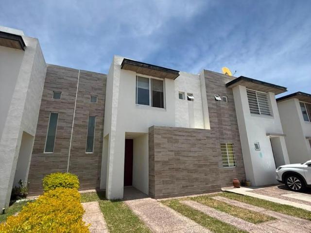 Casa en renta en residencial Alc?zar