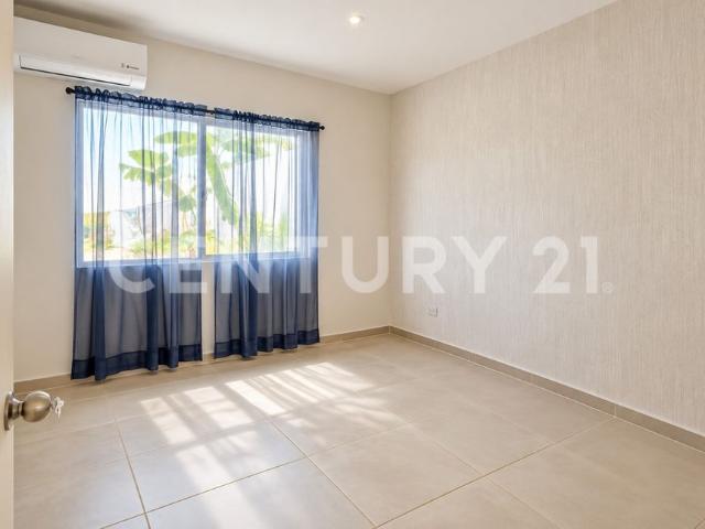 CASA EN RENTA EN RESIDENCIAL ALMAZARA, PLAYA DEL CARMEN