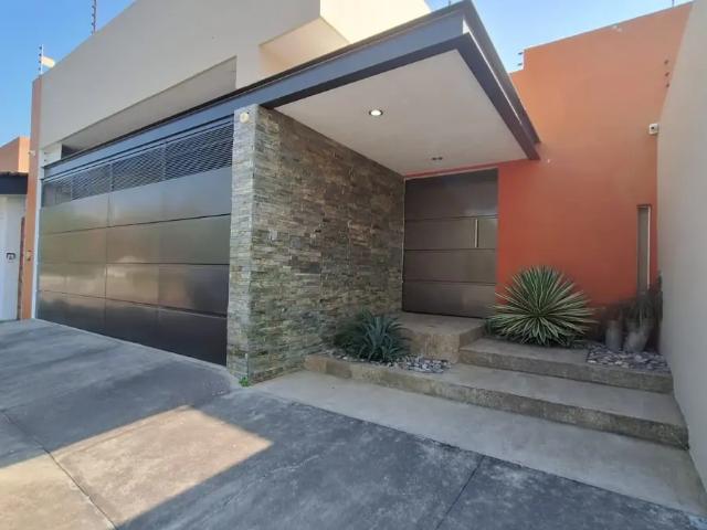 Casa en RENTA en Residencial Bosque de la Cantera, Colima