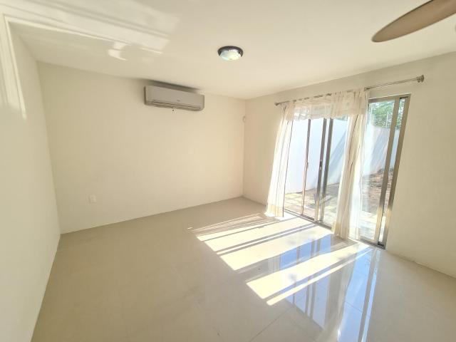 Casa en renta en residencial con seguridad y alberca zona country