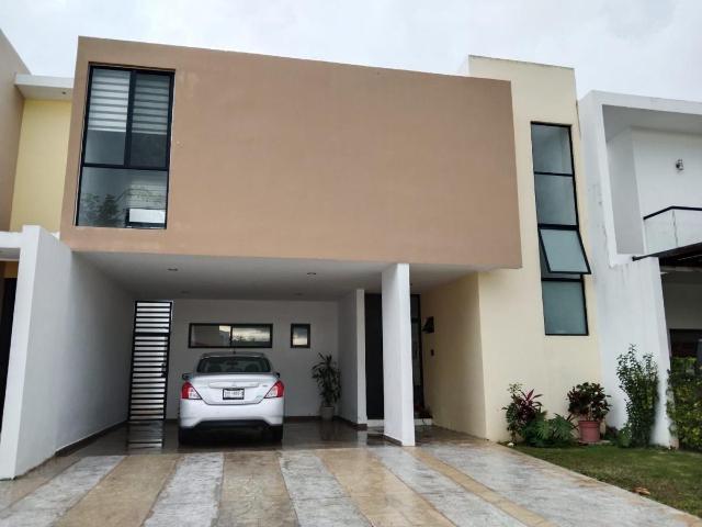 Casa en renta en Residencial Floresta, Mérida, Yucatán