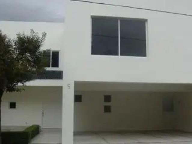 Casa En Renta En Residencial Jardines De Zavaleta