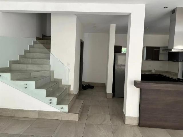 Casa en renta en Residencial La Huasteca en Santa Catarina