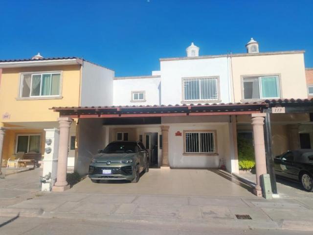 CASA EN RENTA EN RESIDENCIAL PUERTAS DE LA ALBORADA