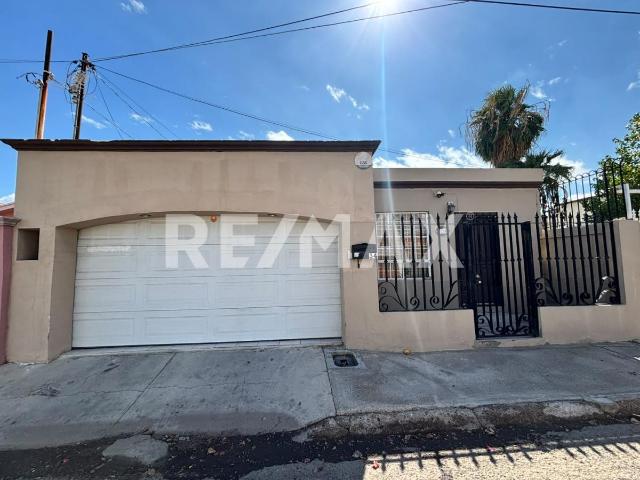 CASA EN RENTA EN RESIDENCIAS