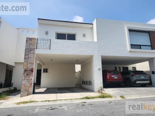 CASA EN RENTA EN RINCÓN DE LAS HUERTAS SANTA CATARINA