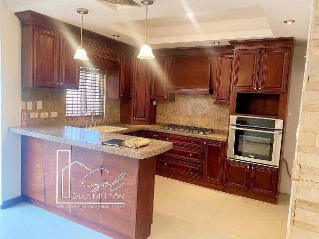 ✨️Casa en RENTA en Rinconadas del Valle✨️