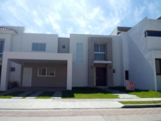 Casa en renta en Riveras del Campestre, Celaya, Guanajuato