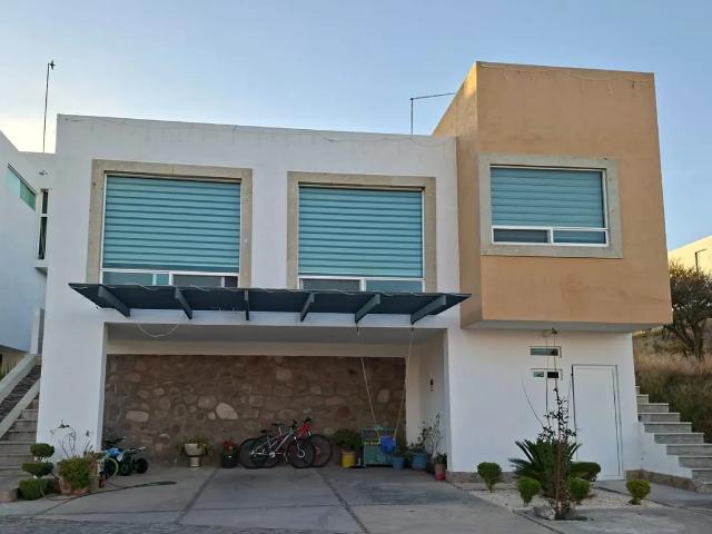 CASA EN RENTA EN SAN JUAN DEL RIO, QUERETARO