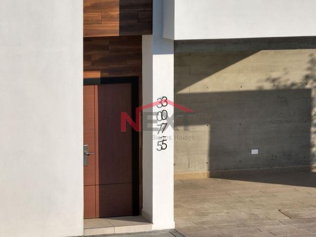 Casa en Renta en Saltillo, Los Siller,, 3 recámaras, 3.0 baños, 200.00 m2 terreno, 200.00 m2 construcción
