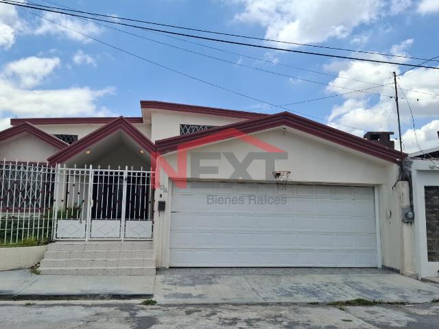 Casa en Renta en Saltillo, Parques de La Cañada,, 6 recámaras, 4.0 baños, 426.00 m2 terreno, 470.00 m2 construcción