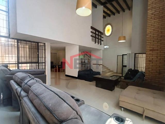 Casa en Renta en Saltillo, República Norte,, 6 recámaras, 6.0 baños, 400.00 m2 terreno, 400.00 m2 construcción