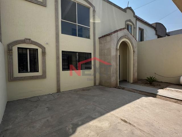 Casa en Renta en Saltillo, Rincón de Sayavedra,, 3 recámaras, 3.5 baños, 245.00 m2 terreno, 250.00 m2 construcción