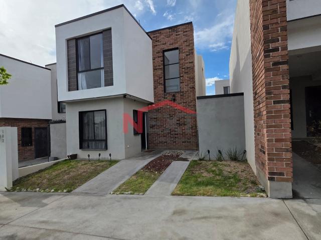 Casa en Renta en Saltillo TODOS SALTILLO, Fraccionamiento Lomas del Morillo Residencial,, 3 recámaras, 2.0 baños, 105.82 m2 terreno, 128.00 m2 construcción