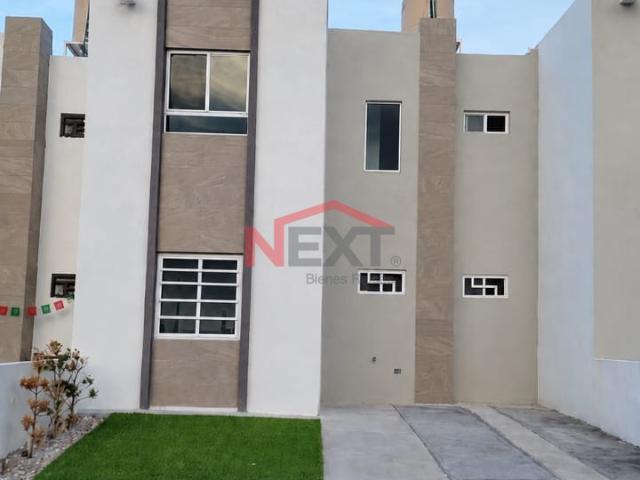 Casa en Renta en Saltillo TODOS SALTILLO, Valle de los Almendros,, 3 recámaras, 3.0 baños, 109.96 m2 terreno, 105.00 m2 construcción