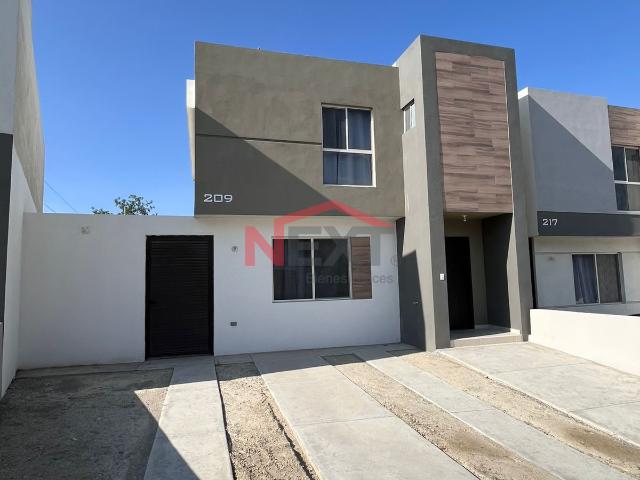 Casa en Renta en Saltillo, Villas Castellana,, 3 recámaras, 2.0 baños, 140.00 m2 terreno, 200.00 m2 construcción