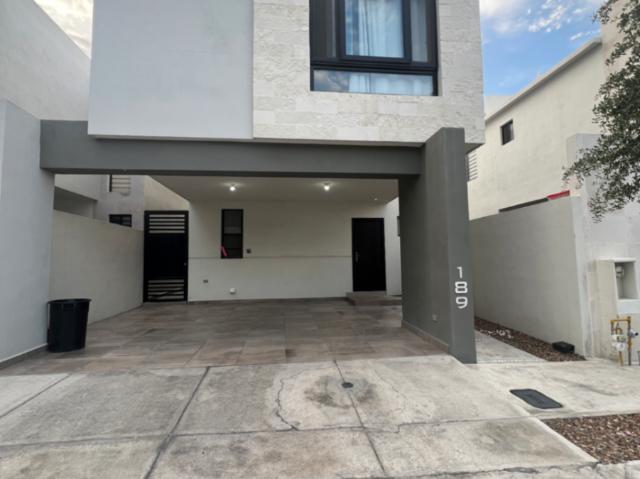 Casa en Renta en Saltillo, Zona Norte, Amueblada con Jardín