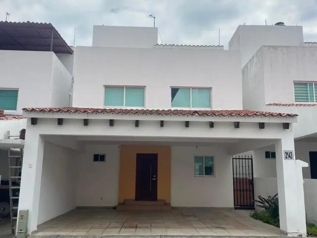 Casa en renta en San Bartolome Tlaltelulco, Metepec, México