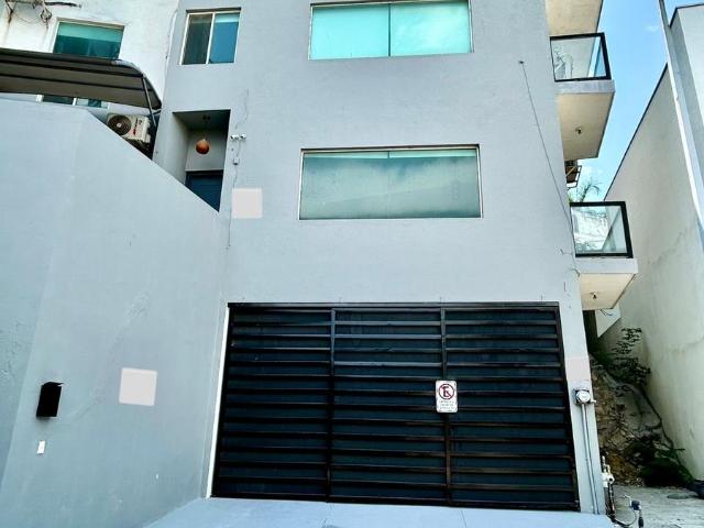 CASA EN RENTA EN SAN JERONIMO AMUEBLADA