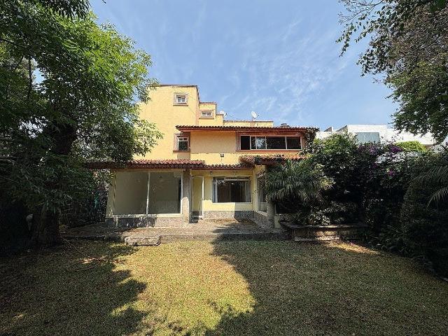 Casa en Renta en San Jerónimo Lídice | 548 m², 3 Recámaras y Jardín