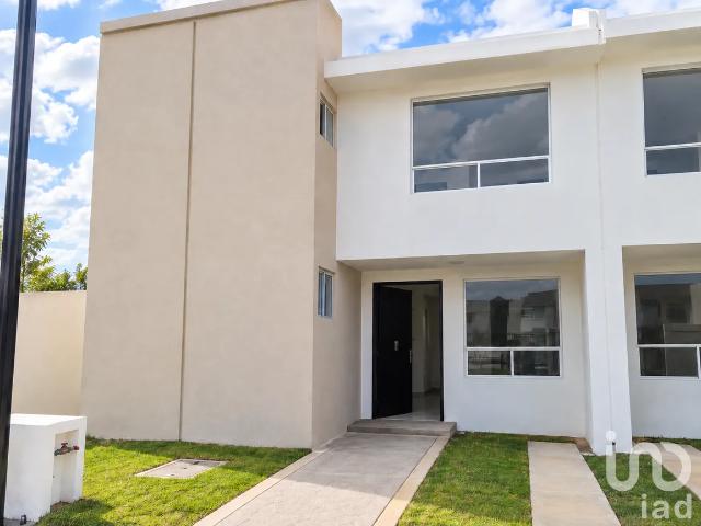 Casa en Renta en San Luis Mextepec, Zinacantepec, México