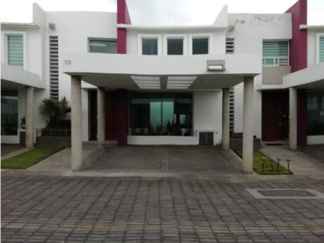 Casa en renta en San Miguel Totocuitlapilco, Metepec, México