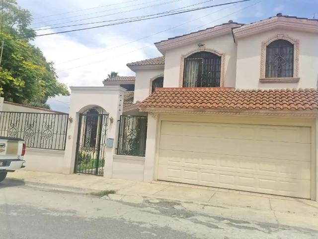 Casa en RENTA en San Patricio