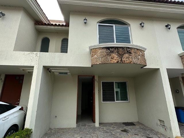 Casa en Renta en Santa Ana Tepetitlán