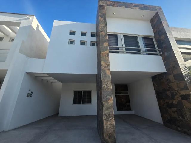 Casa en Renta en Santa Bárbara, Torreón Amplios Espacios y Ubicación Privilegiada