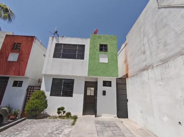 Casa en Renta en Sierra Vista Sector Sierra Madre, Juárez NL, 3 Recámaras, Vestidor y Patio
