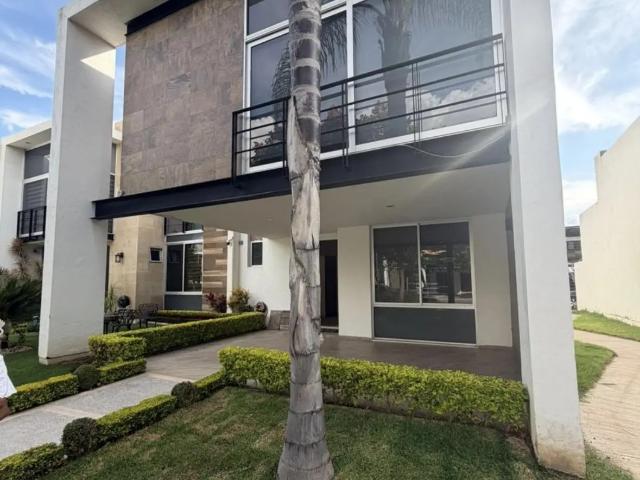 Casa en renta en soberna residencial | cerca de ibero, lux
