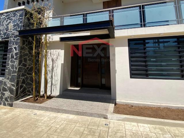 Casa en Renta en Tijuana, Obrera 1ra secc, 4 recámaras, 3.0 baños, 291.00 m2 terreno, 454.50 m2 construcción