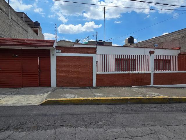 Casa en Renta en Tlalcoligia, Tlalpan, Ciudad de México